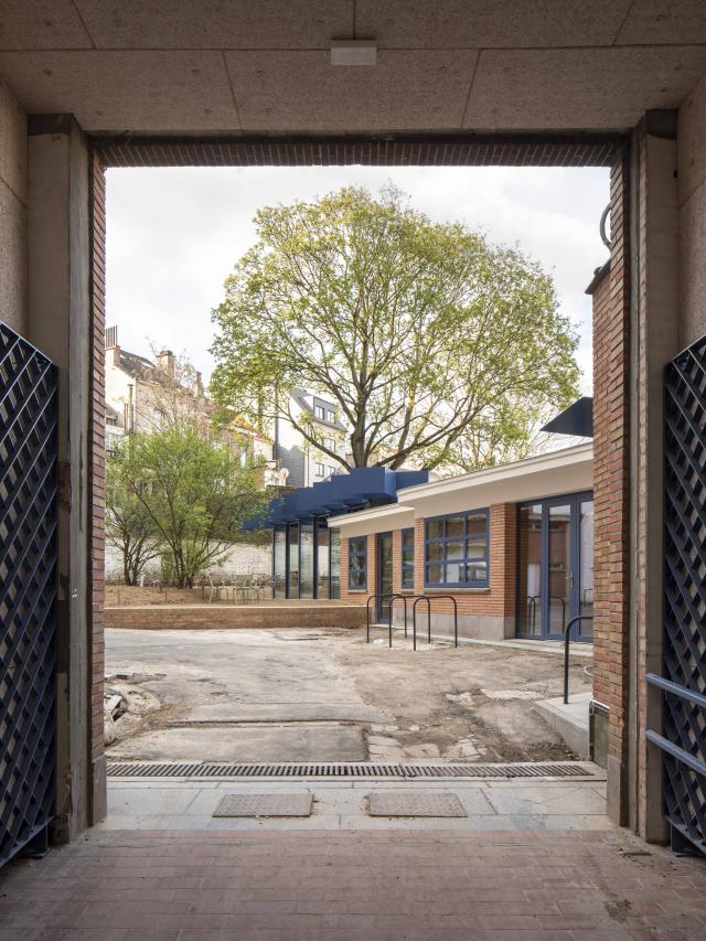 photo du Kindercafé depuis la porte cochère