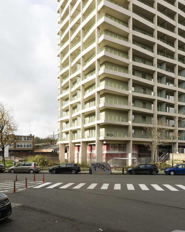 Goujons - Photo de chantier - Phase 2 - Proue Sud du bâtiment depuis le sol