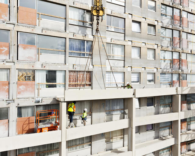 Goujons - Photo de chantier - Phase 2 - Pose d'un balcon