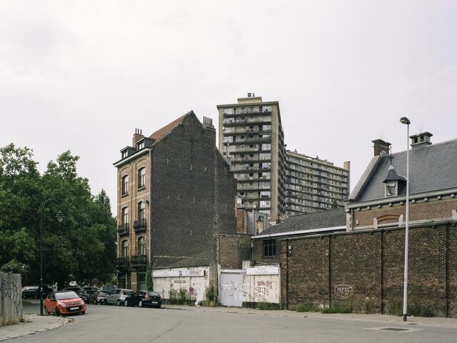 Photo de l'immeuble des Goujons en 2020 avant rénovation - Vue depuis la rue des marchandises