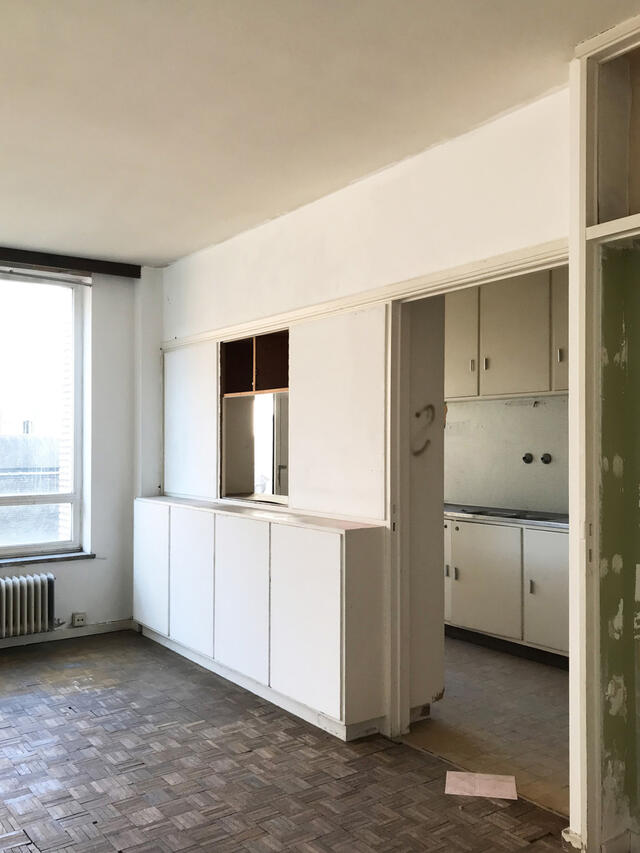 Photo intérieure vers la cuisine existante 