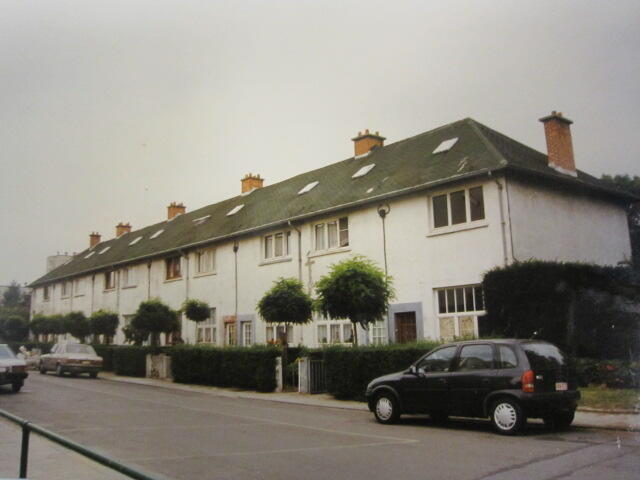 Vue historique dans la cité moderne 1990